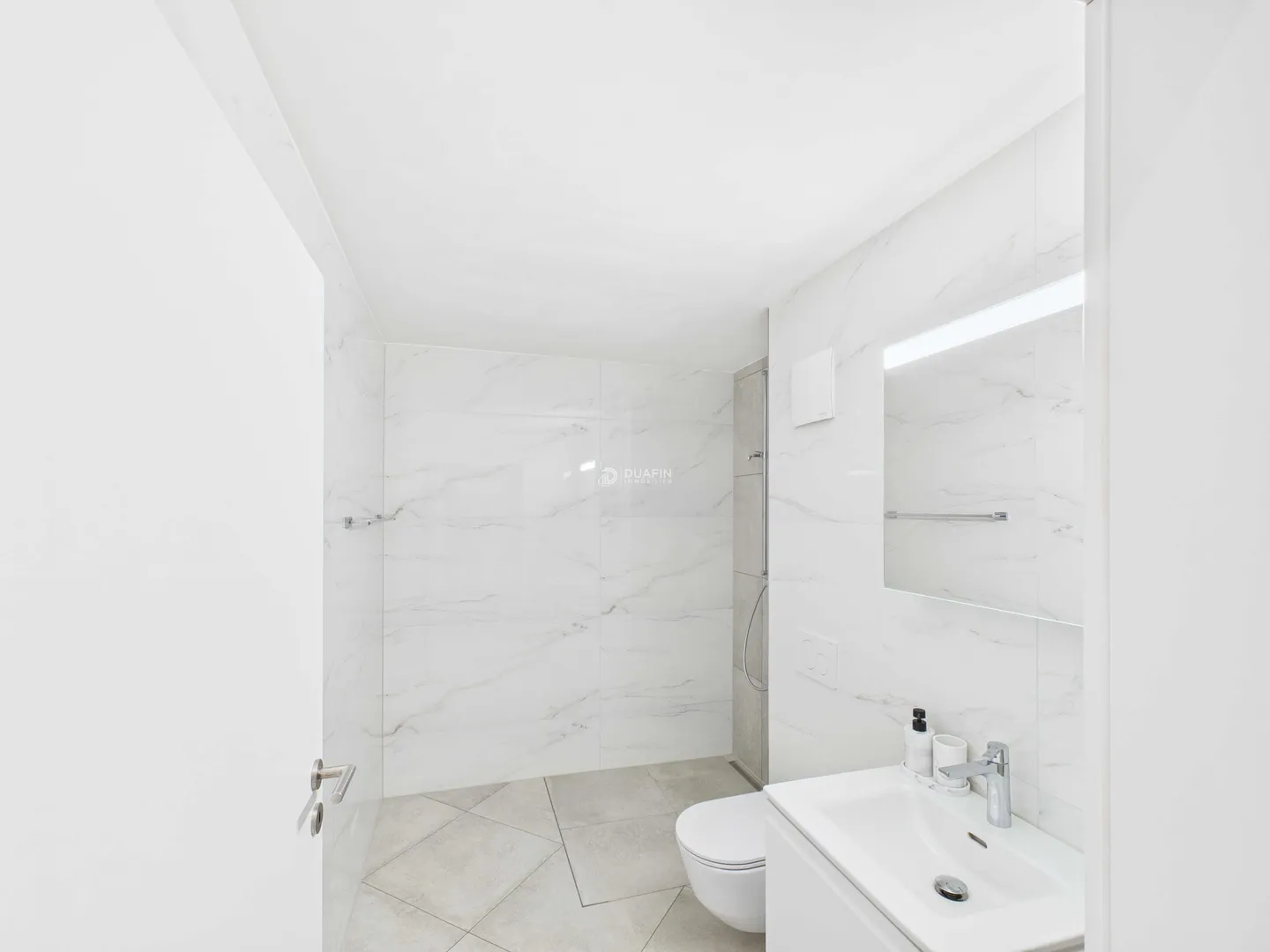 Casa plurifamiliare ristrutturata - Foto 10 di 13