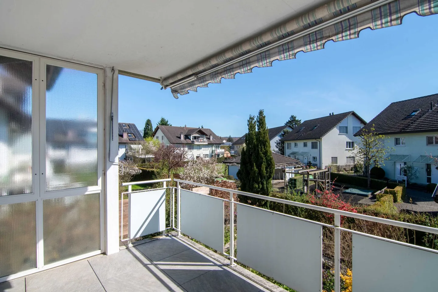 Appartement lumineux et accessible de 3,5 pièces avec balcon sud et place de parking souterrain privée ! - Photo 15 sur 22