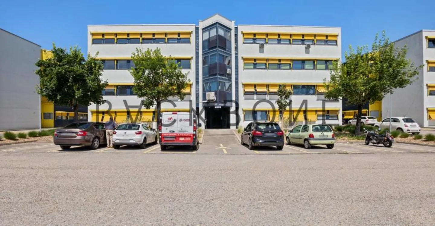 Espace Commercial Polyvalent - Photo 1 sur 2