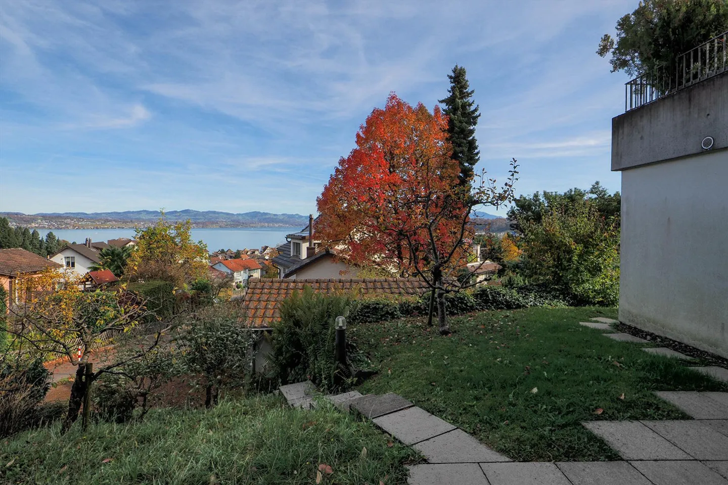 Petit bijou avec beaucoup de charme et vue sur le lac - Photo 4 sur 13