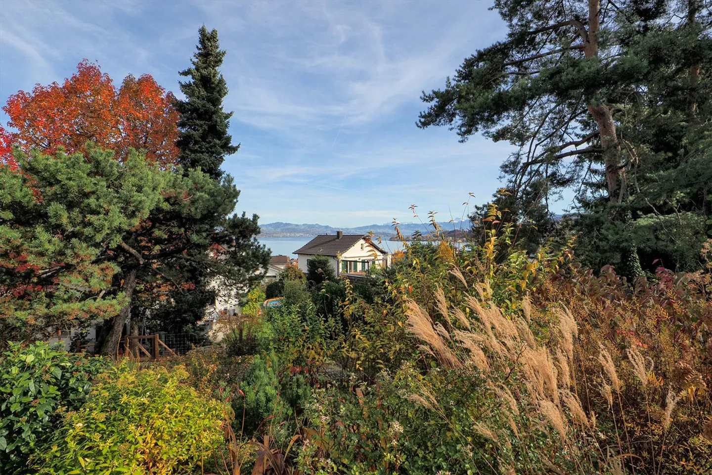Petit bijou avec beaucoup de charme et vue sur le lac - Photo 6 sur 13