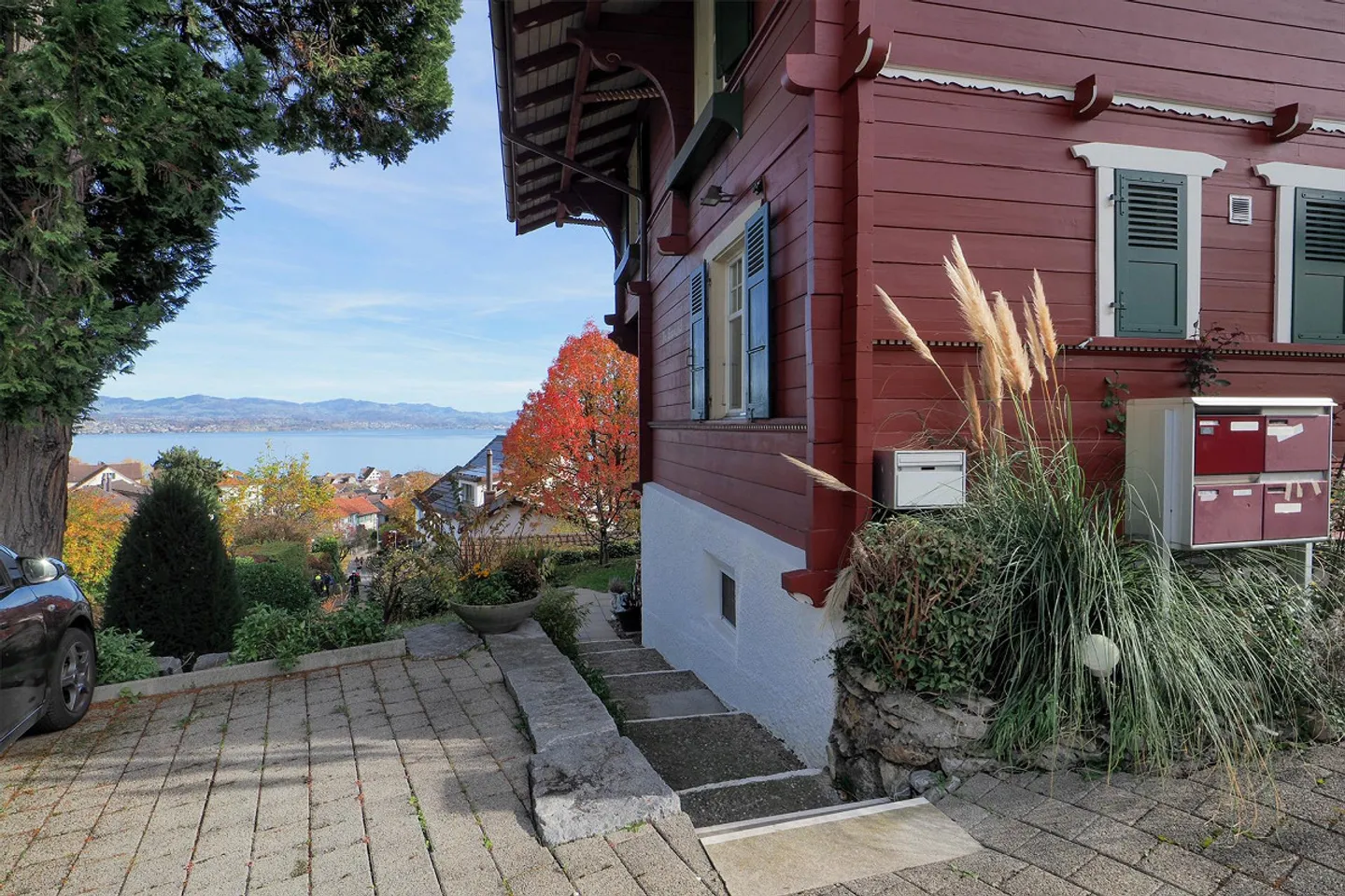 Petit bijou avec beaucoup de charme et vue sur le lac - Photo 3 sur 13