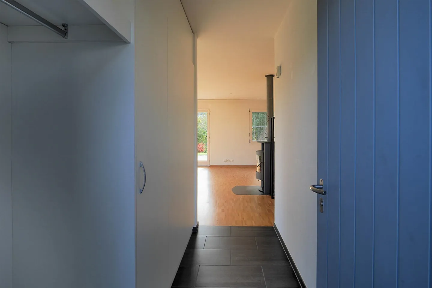 Petit bijou avec beaucoup de charme et vue sur le lac - Photo 7 sur 13