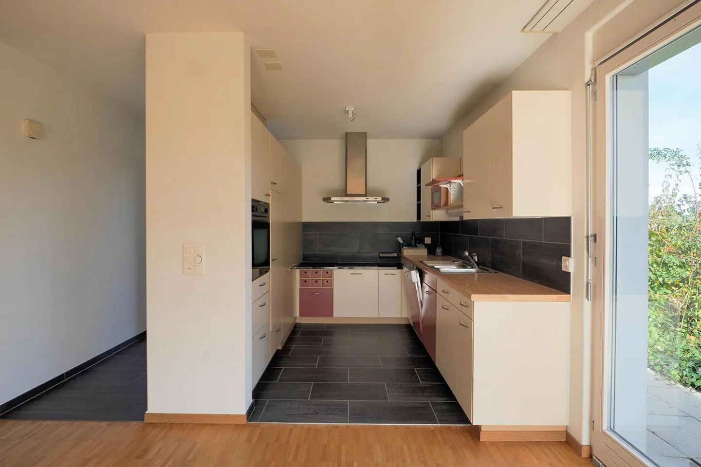 Petit bijou avec beaucoup de charme et vue sur le lac - Photo 10 sur 13