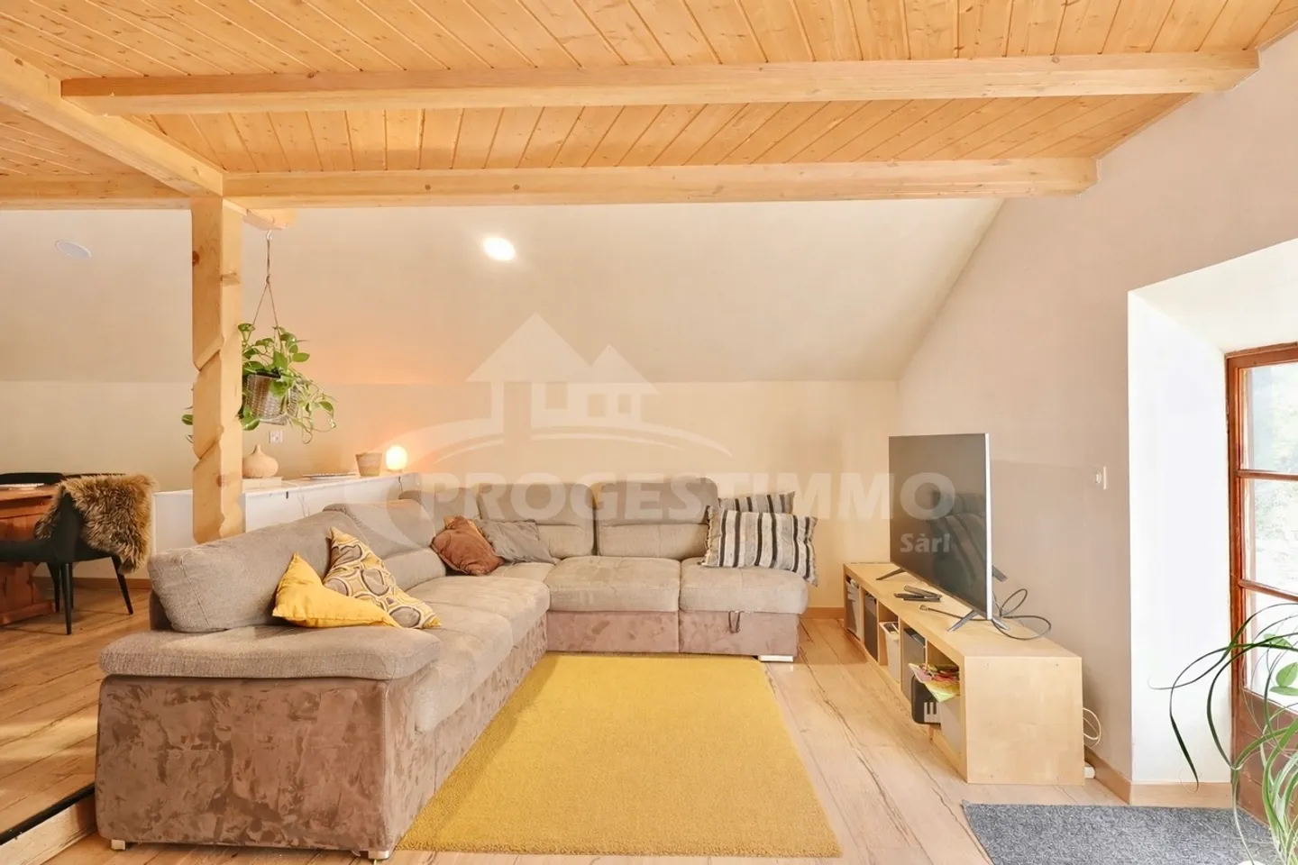 AUTHENTIC RENOVATED CHALET IN THE HEART OF THE VAUD ALPS - Photo 3 of 13