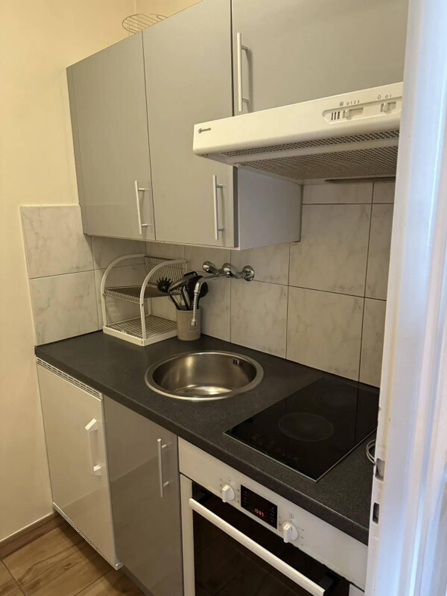 Furnished studio n° 6 - Photo 3 of 4