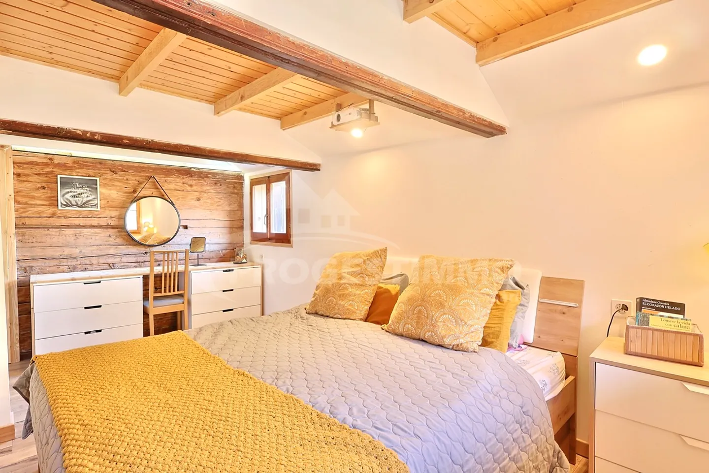 AUTHENTIC RENOVATED CHALET IN THE HEART OF THE VAUD ALPS - Photo 6 of 13