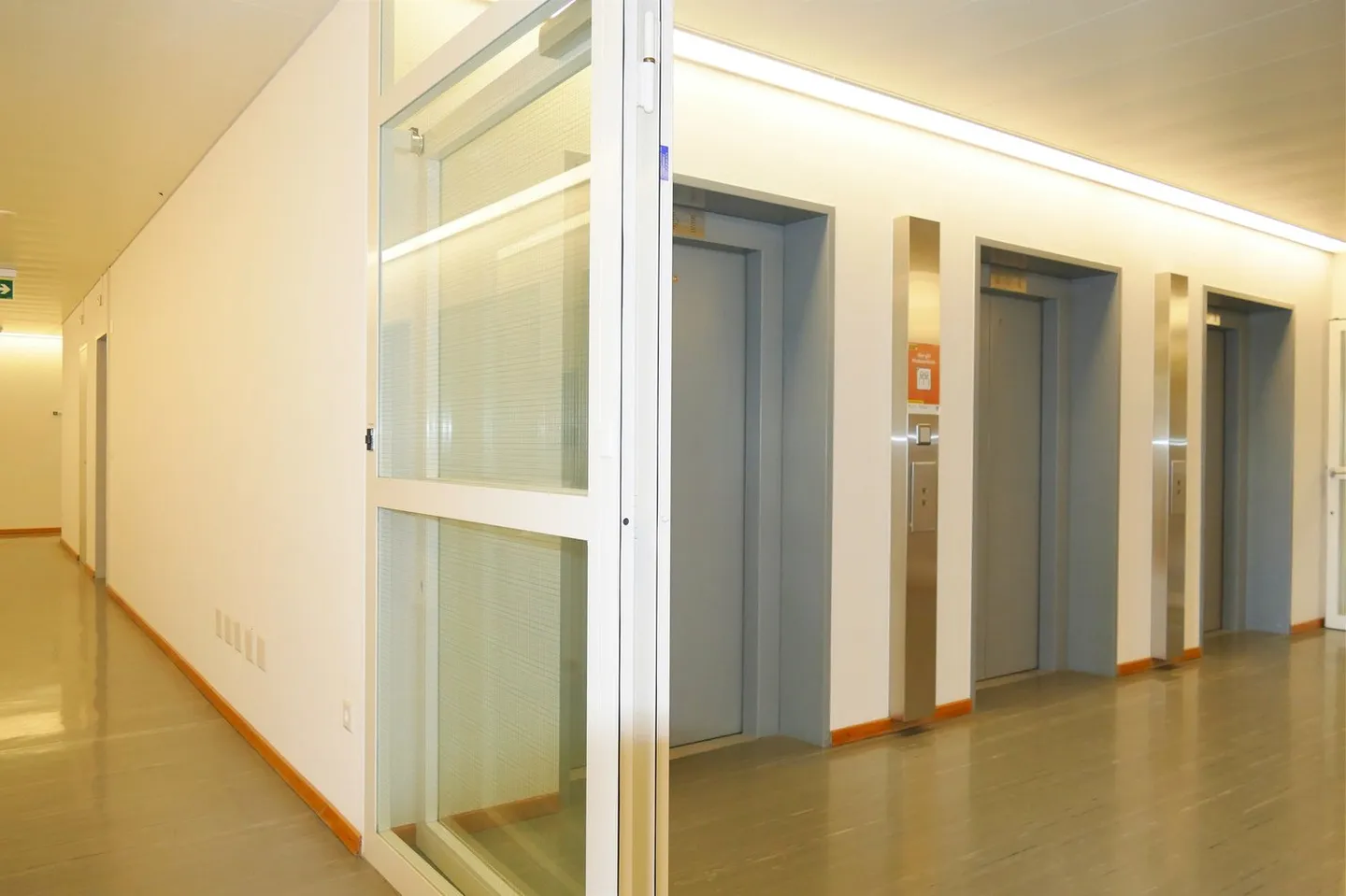 Zentral in Rüti -  Büroräume in Hochhaus mit Weitsicht - Foto 8 von 9