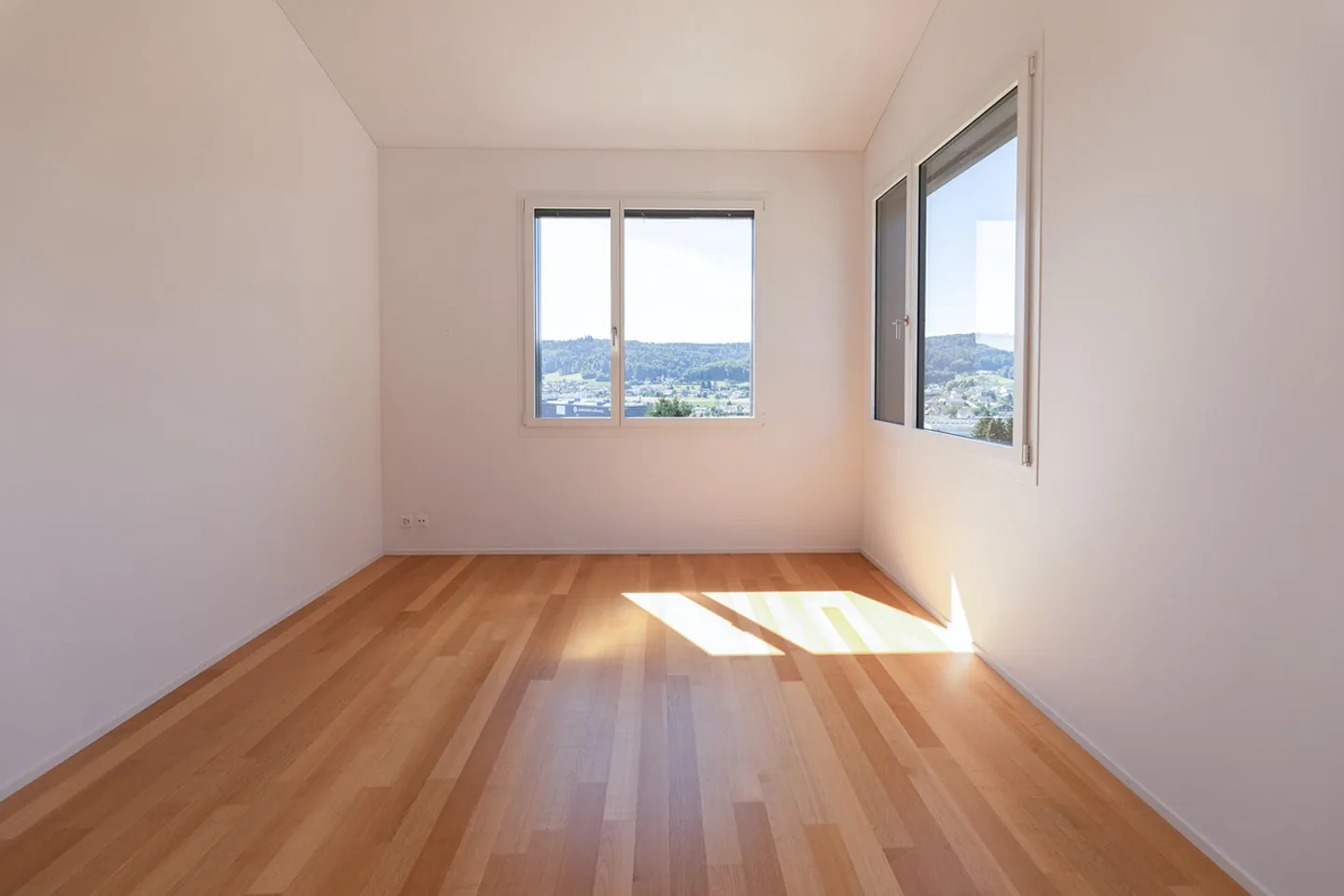 Detached single-family house in popular residential area - Photo 8 of 14
