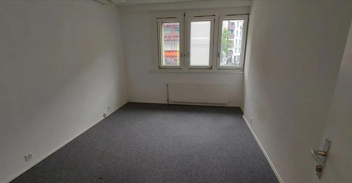 Spazio ufficio in affitto - Foto 2 di 10