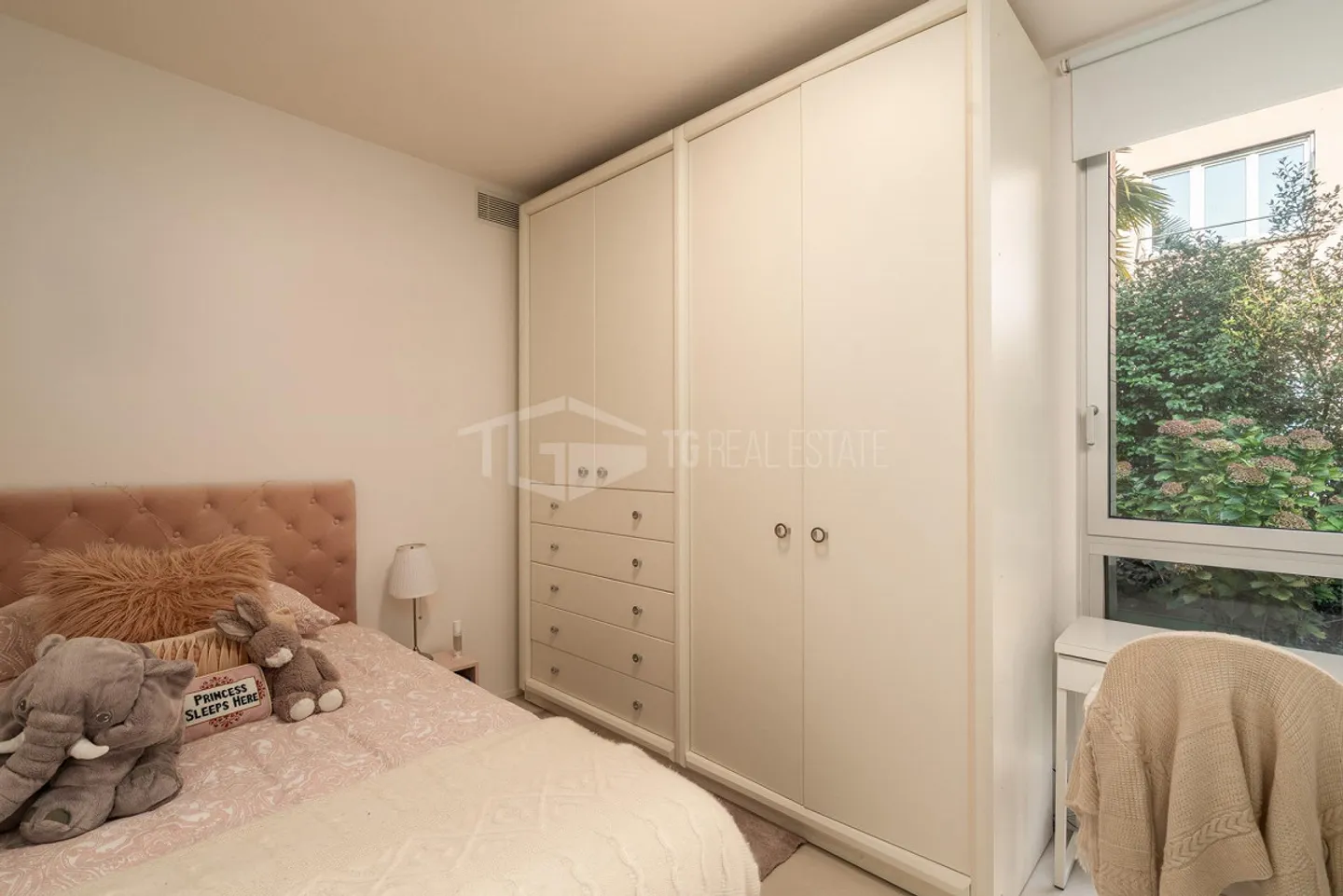 Beautiful Triplex with Pleasant Privacy - Photo 6 of 13