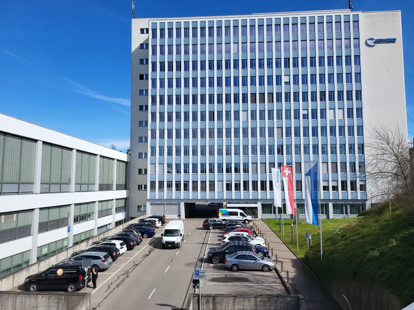 Zentral in Rüti -  Büroräume in Hochhaus mit Weitsicht - Foto 1 von 9