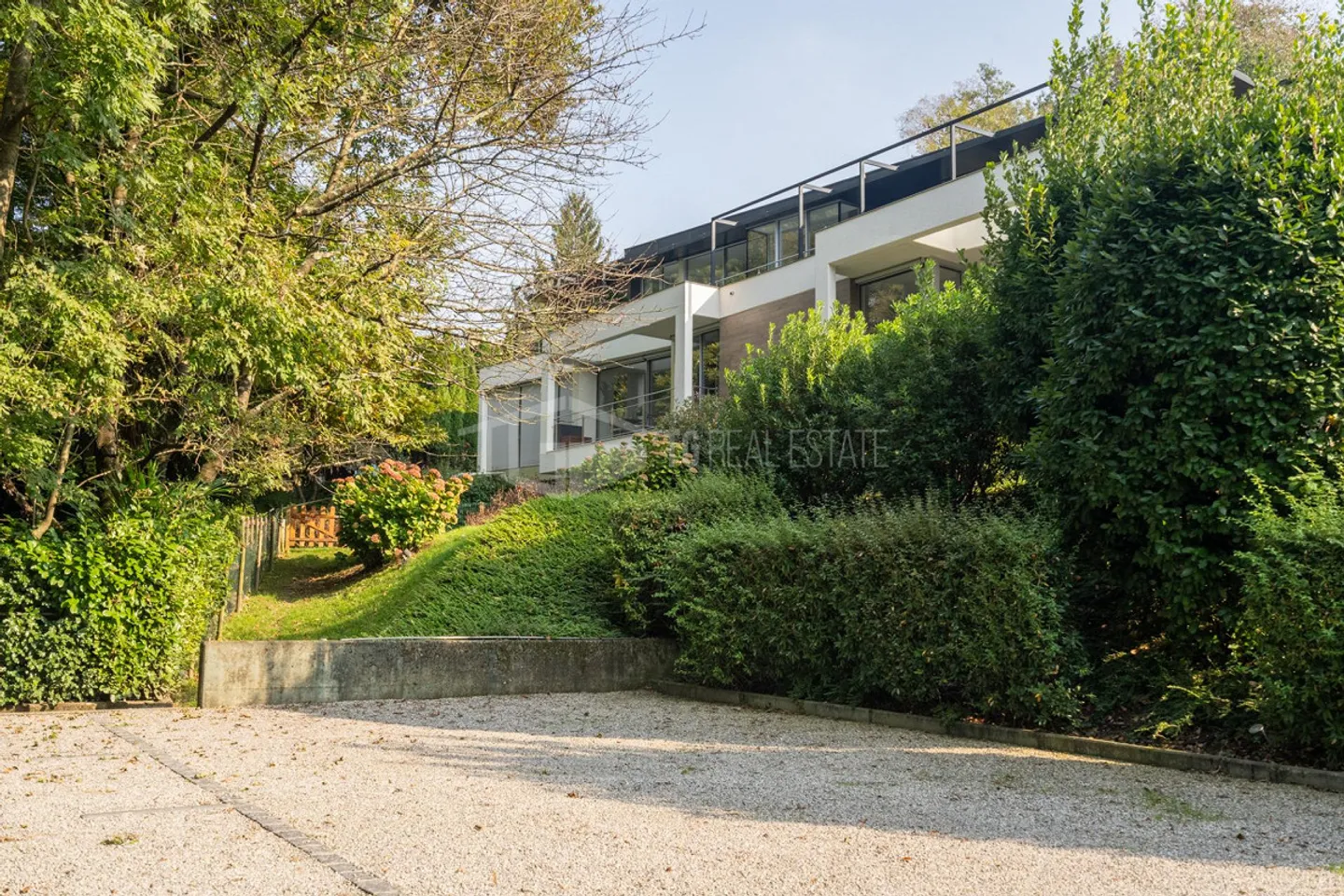 Beautiful Triplex with Pleasant Privacy - Photo 8 of 13