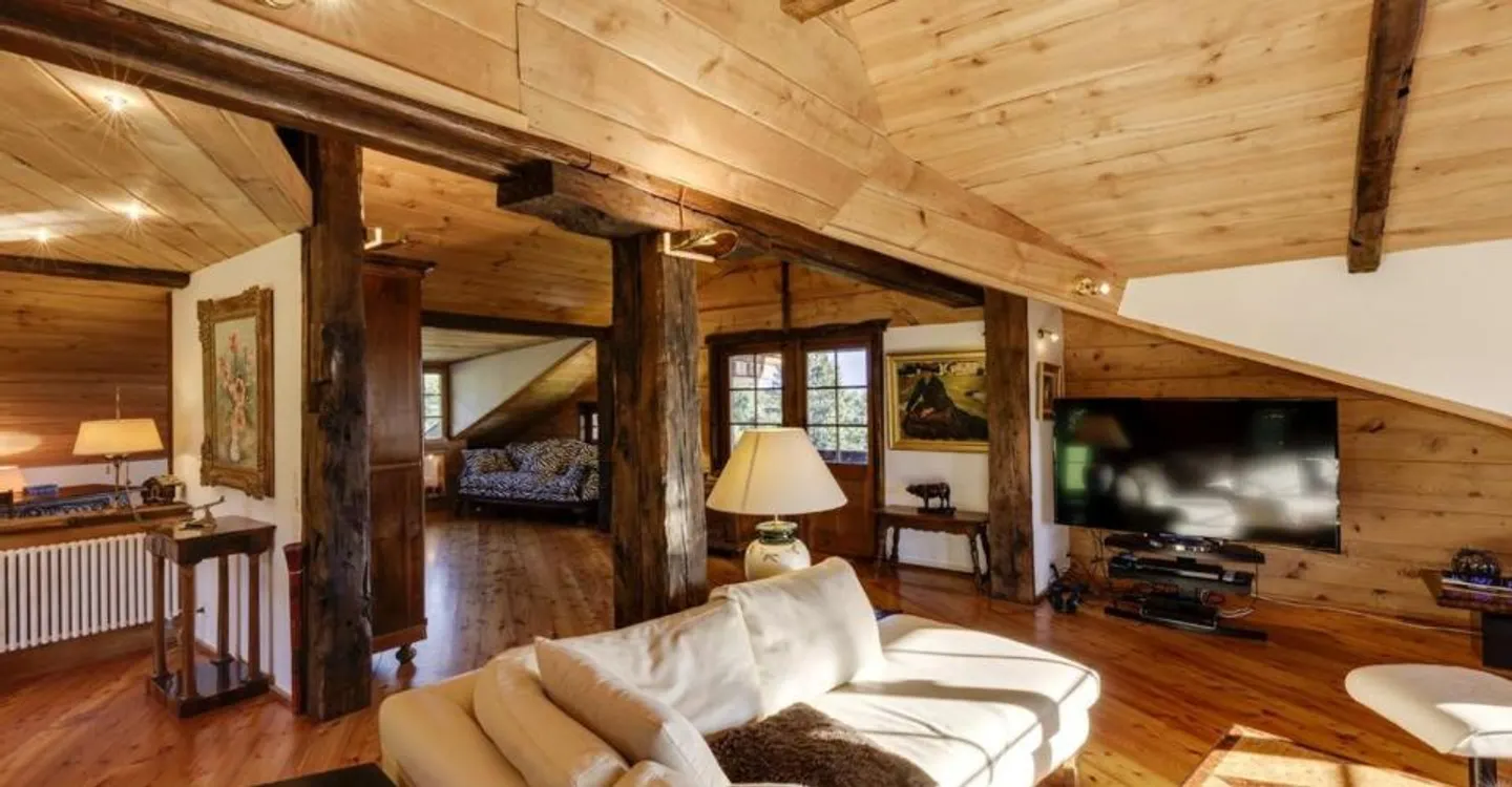 2 properties including a luxury chalet with panoramic views - Photo 7 of 11