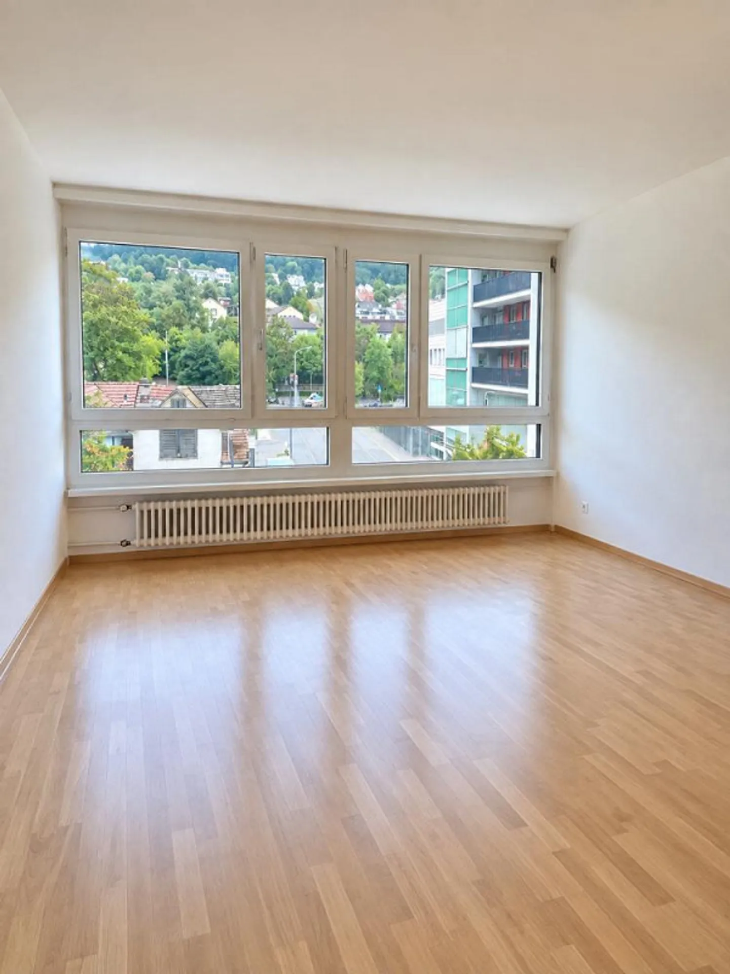 Centrally Located 1½ Room Apartment Near Adliswil Train Station - Photo 2 of 5
