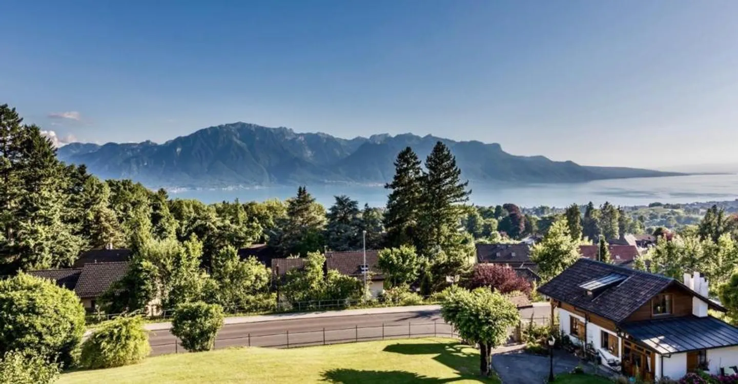2 properties including a luxury chalet with panoramic views - Photo 10 of 11