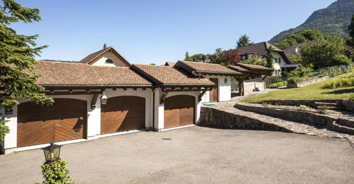 2 properties including a luxury chalet with panoramic views - Photo 11 of 11