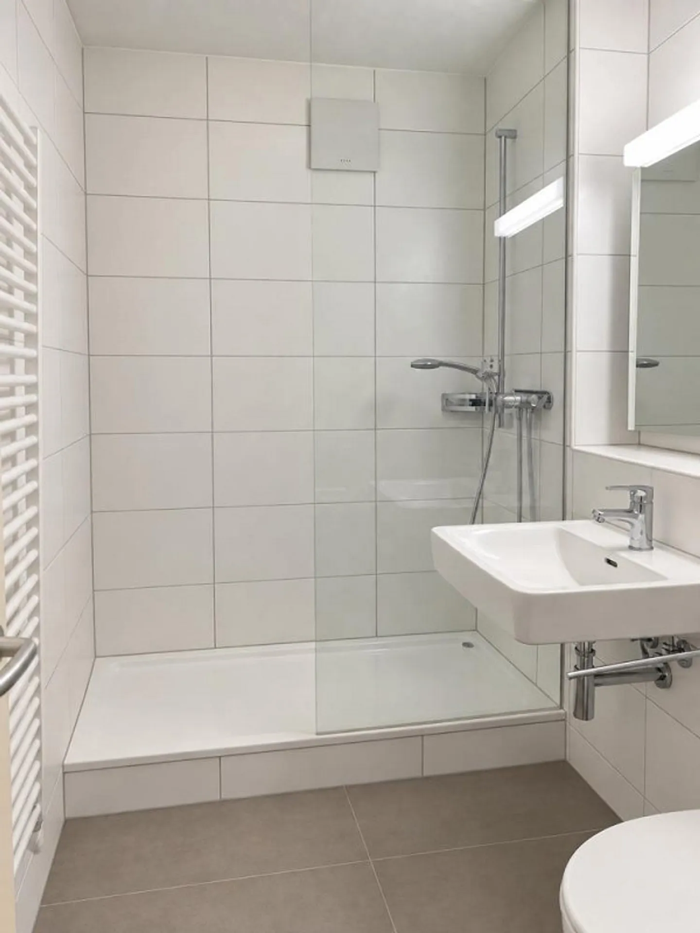 Centrally Located 1½ Room Apartment Near Adliswil Train Station - Photo 3 of 5