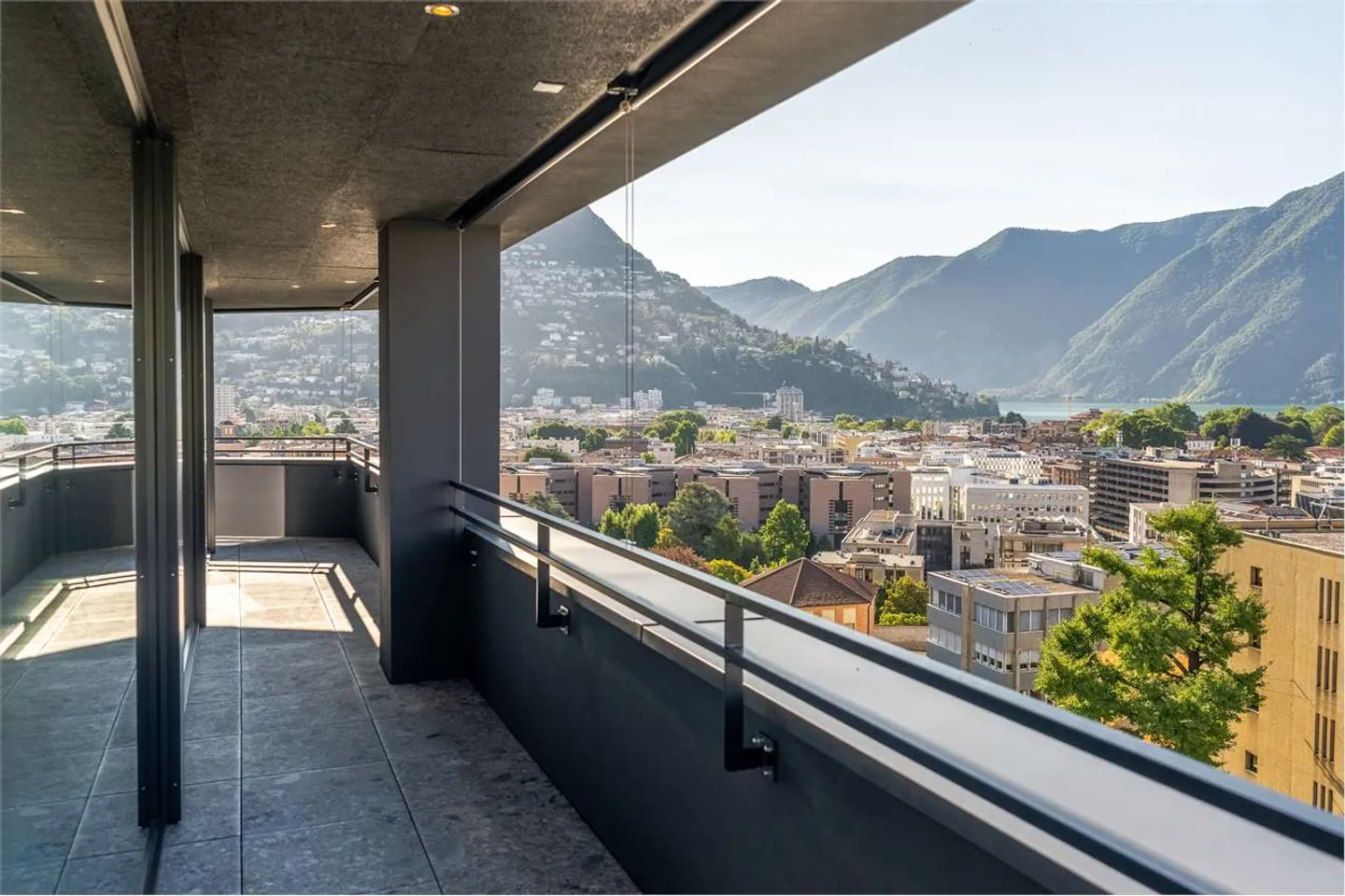 Neues Penthouse mit Seeblick in Lugano - Foto 10 von 12