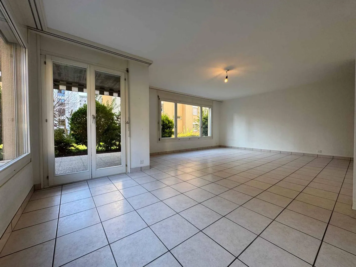 3.5 Room Apartment - Photo 1 of 9