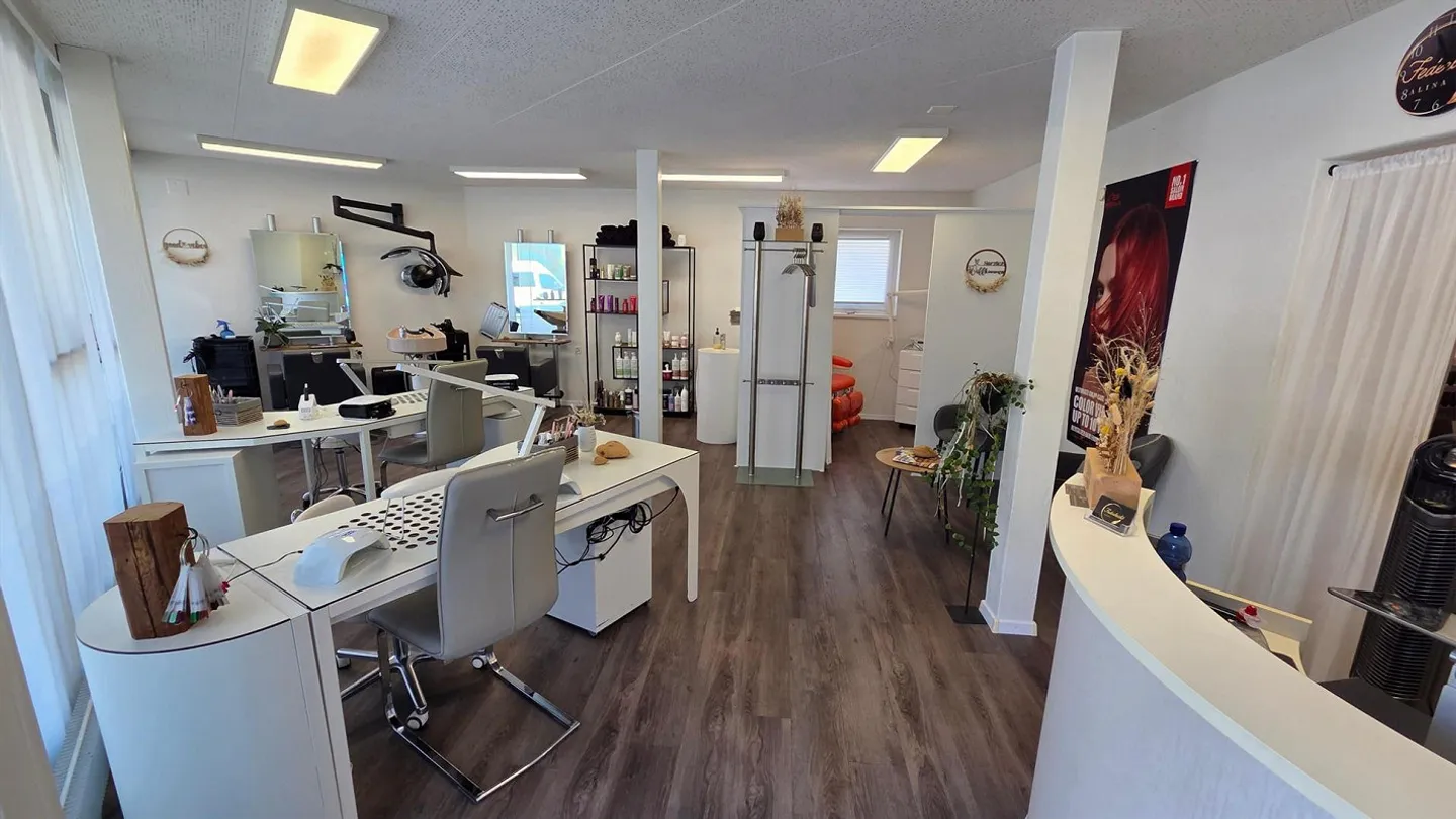 Espace commercial dans un emplacement central attrayant - Photo 3 sur 10