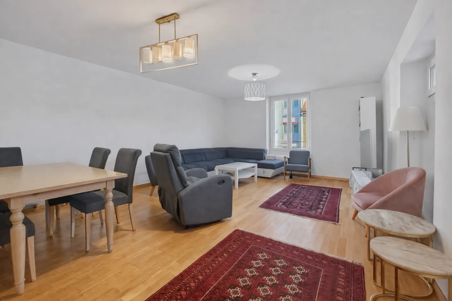 5-room apartment - Photo 1 of 12