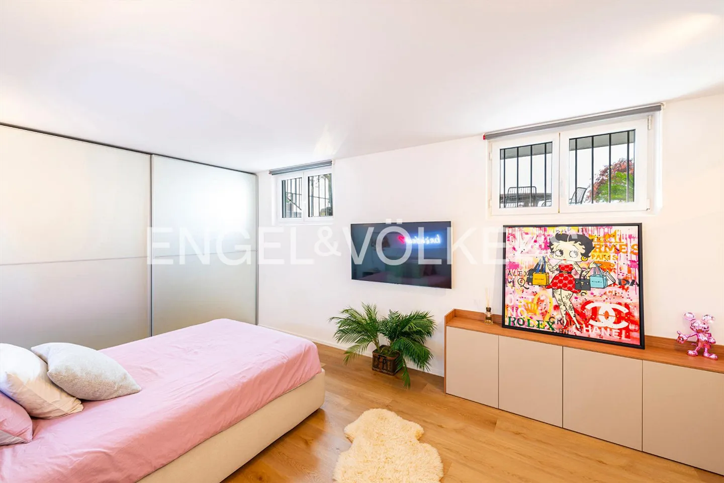 Prestigious Corner Townhouse Villa with Terrace and Lake View - Photo 13 of 14
