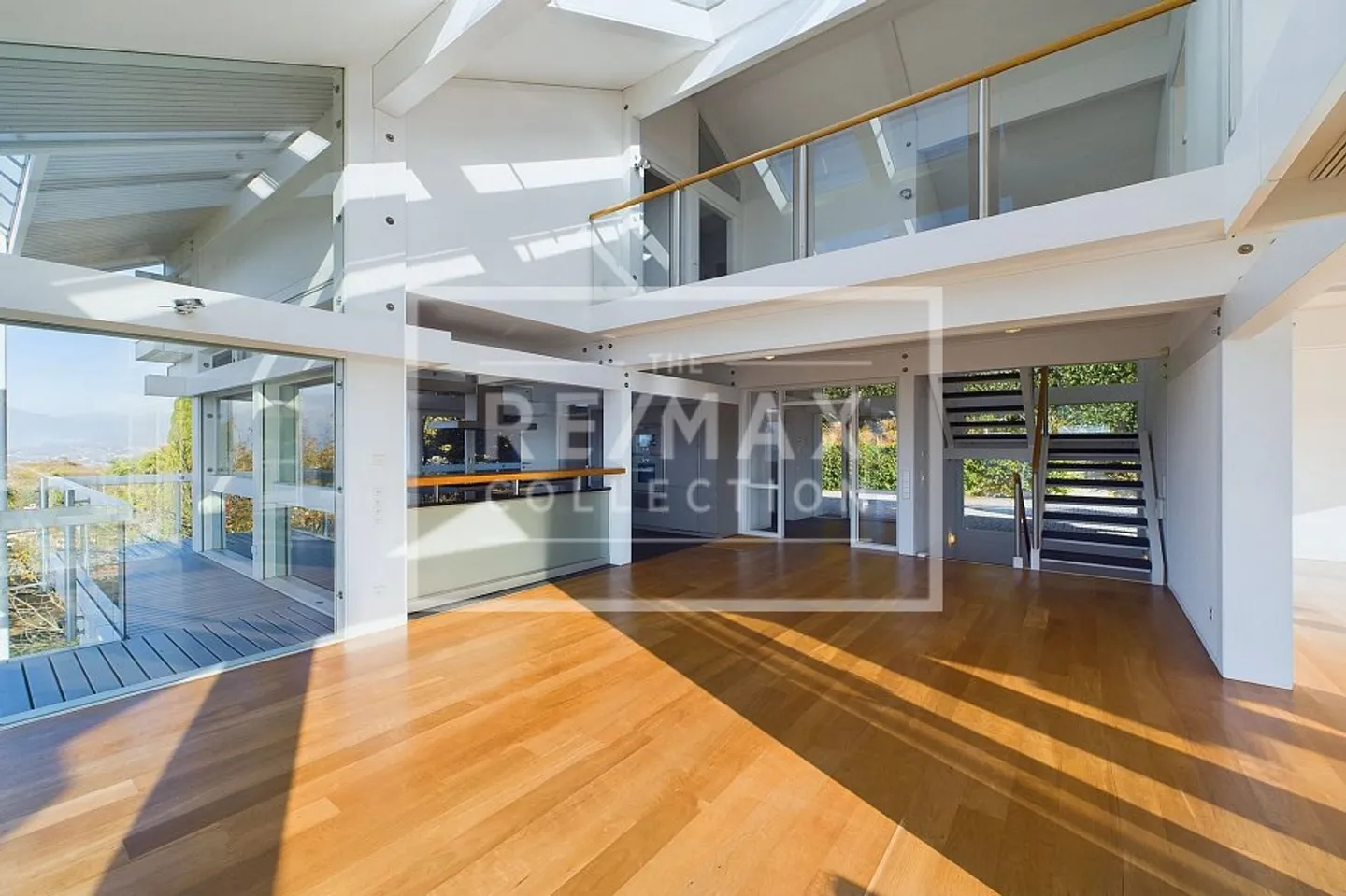 Elegantes Huf-Haus mit wunderbarem Blick - In ruhiger Wohngegend - Foto 1 von 13