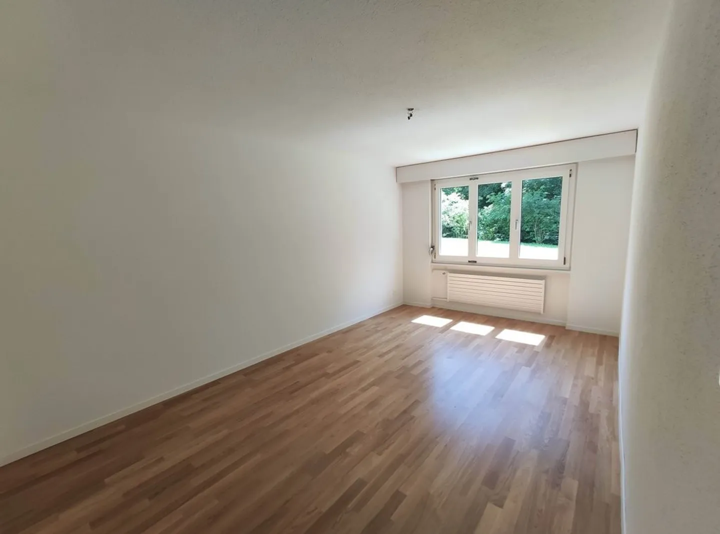 Apartment for rent - Photo 4 of 9