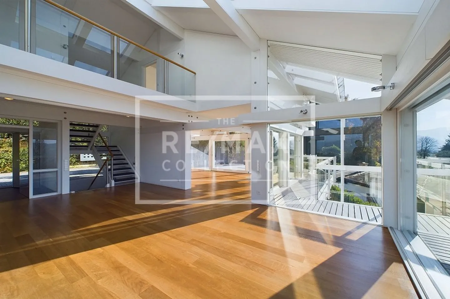 Elegantes Huf-Haus mit wunderbarem Blick - In ruhiger Wohngegend - Foto 9 von 13