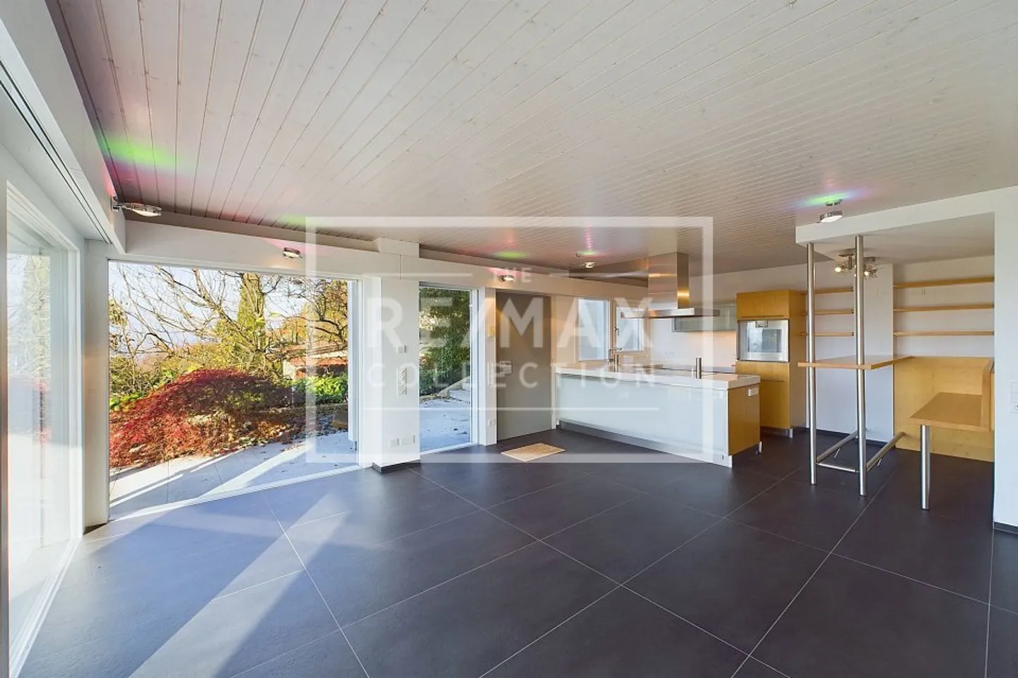 Elegantes Huf-Haus mit wunderbarem Blick - In ruhiger Wohngegend - Foto 12 von 13