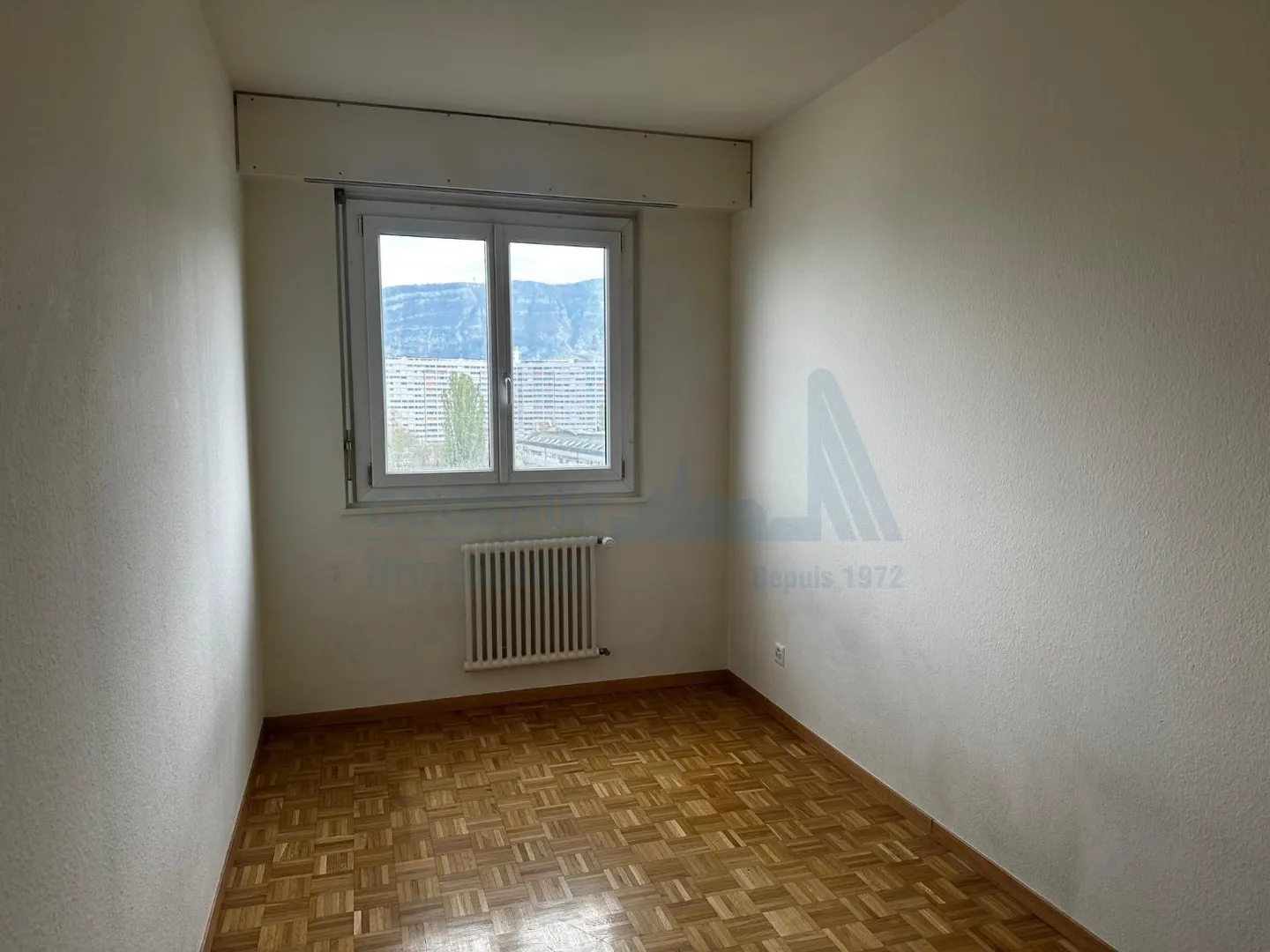 Ampio appartamento di 5 stanze - Foto 5 di 6