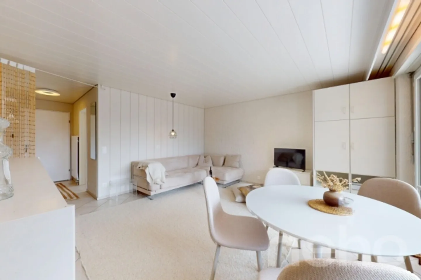 Stunning 2 1/2 room apartment with a large terrace - Photo 2 of 13