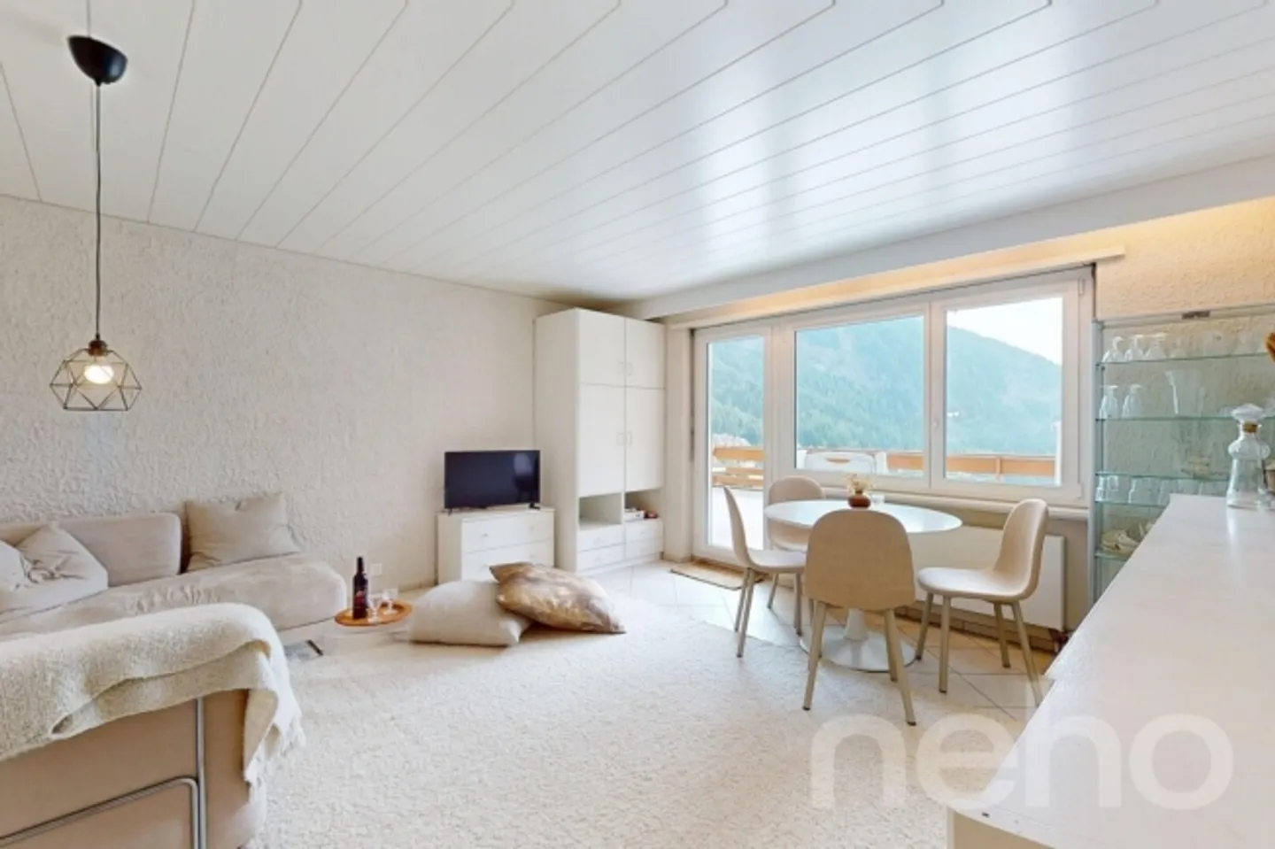 Stunning 2 1/2 room apartment with a large terrace - Photo 3 of 13