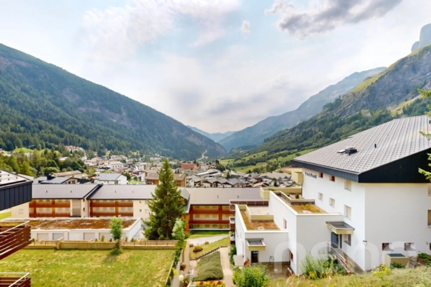 Stunning 2 1/2 room apartment with a large terrace - Photo 11 of 13