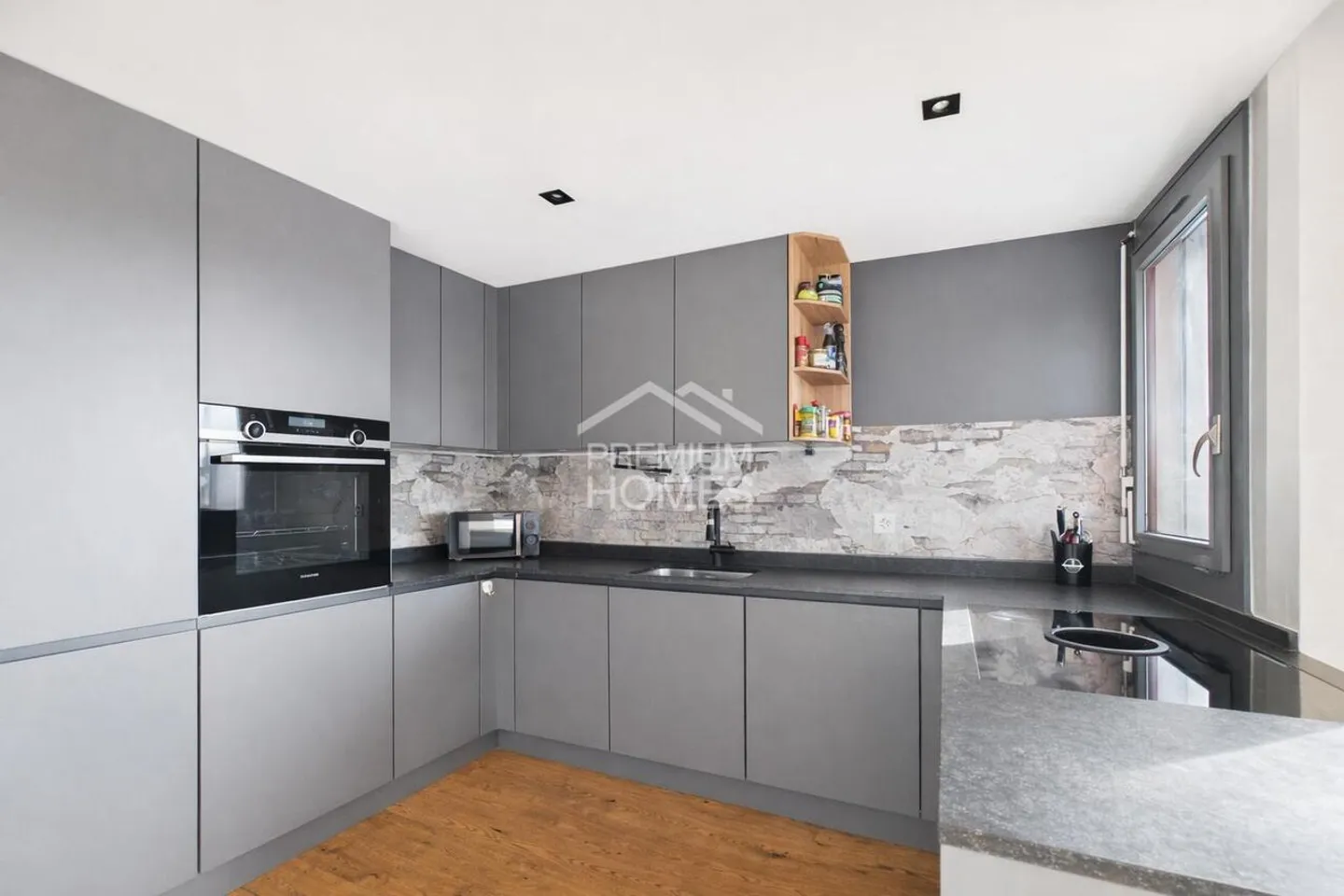 Appartement moderne avec vue sur les montagnes - Photo 3 sur 10