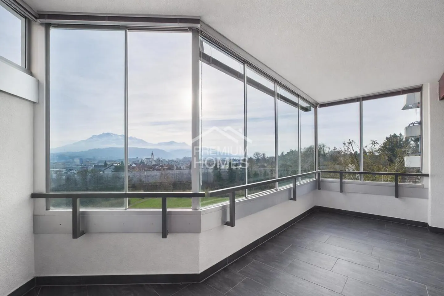 Appartement moderne avec vue sur les montagnes - Photo 8 sur 10