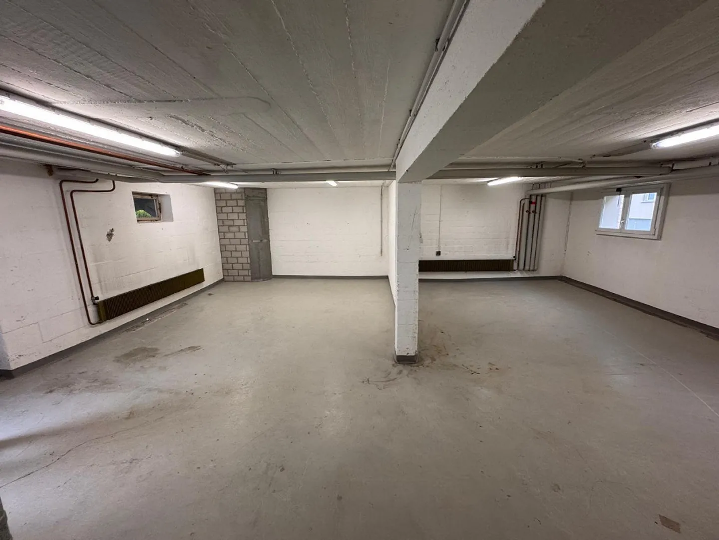 Vielseitige Gewerberäume mit Lagerraum in Pfäffikon SZ - Foto 1 von 4