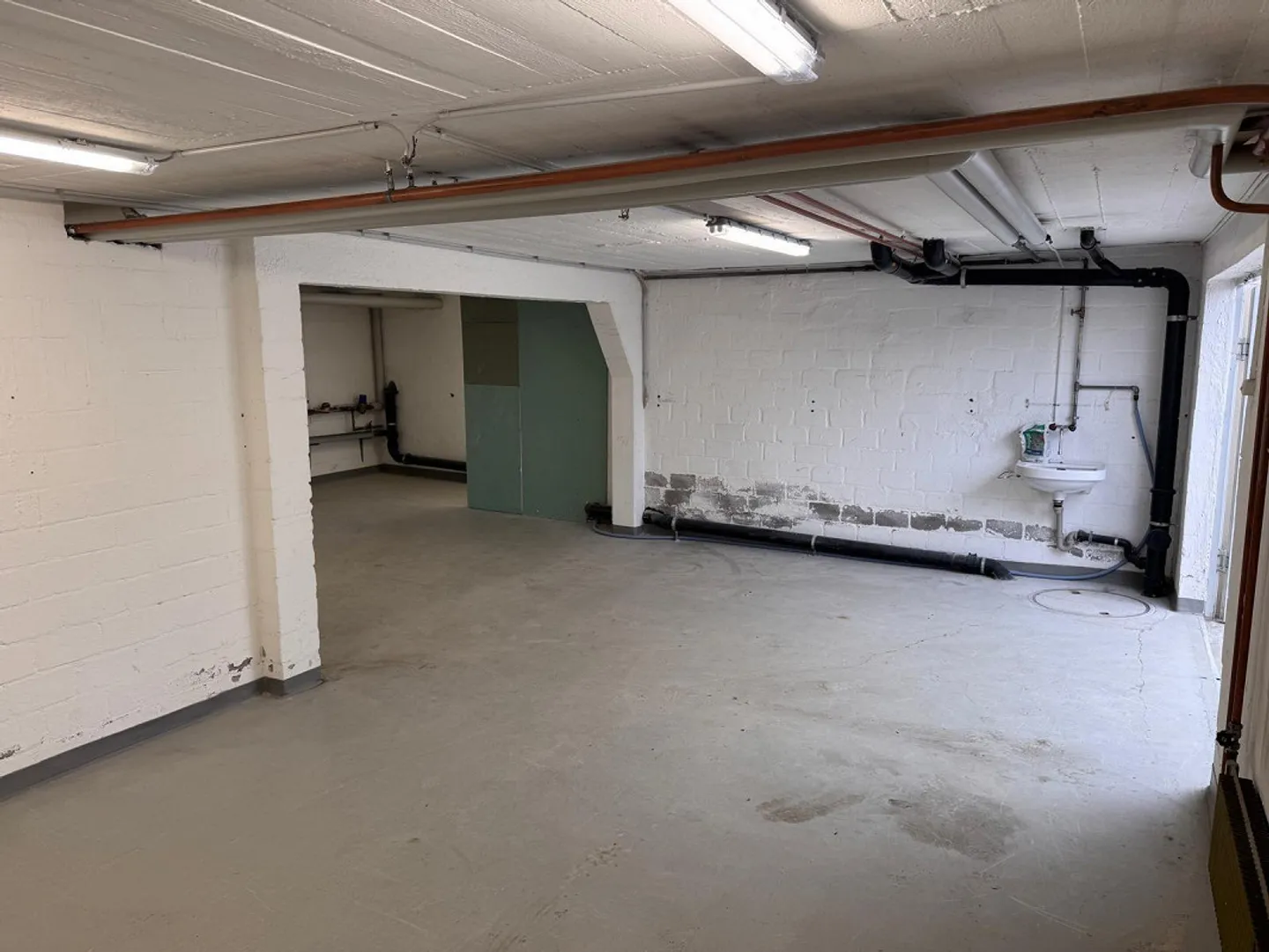 Vielseitige Gewerberäume mit Lagerraum in Pfäffikon SZ - Foto 2 von 4