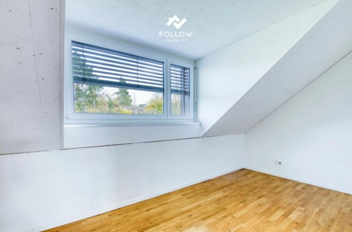 «Familienfreundliches Neubau-Eckhaus im Dorfkern von Jens» - Foto 9 von 13