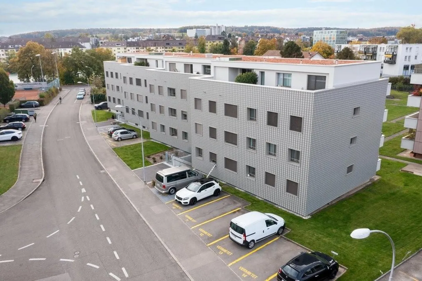 Outdoor parking space near the train station in Solothurn - Photo 1 of 1