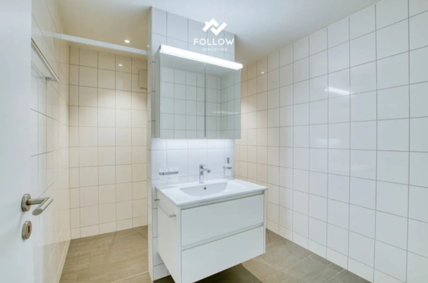 «Familienfreundliches Neubau-Eckhaus im Dorfkern von Jens» - Foto 7 von 13