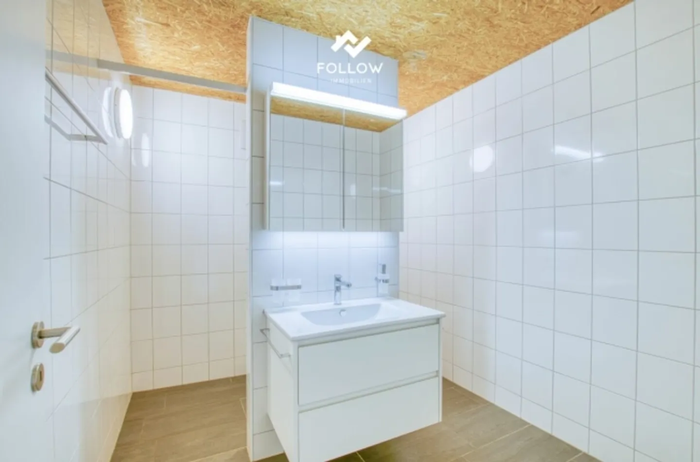 «Familienfreundliches Neubau-Eckhaus im Dorfkern von Jens» - Foto 11 von 13