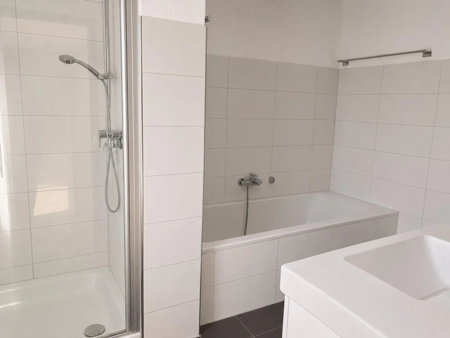 Appartamento moderno e tranquillo di 5,5 stanze con vista mozzafiato! - Foto 7 di 9