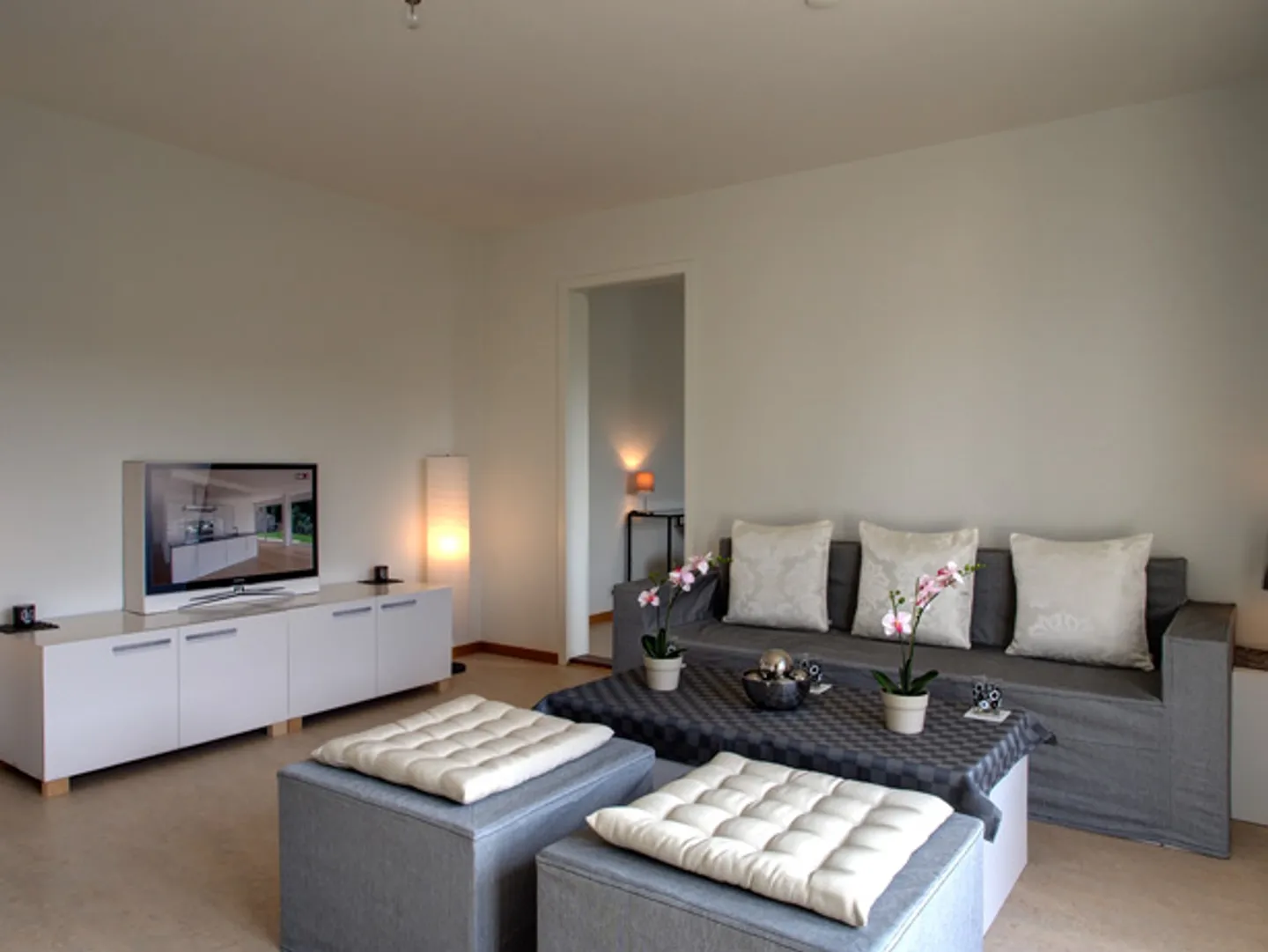 Bright Apartment with Balcony - Photo 2 of 6