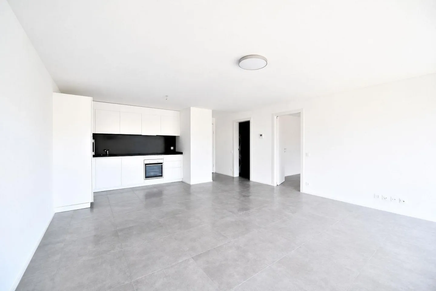 Modern 2.5-room apartment in the heart of Minusio - Photo 2 of 6