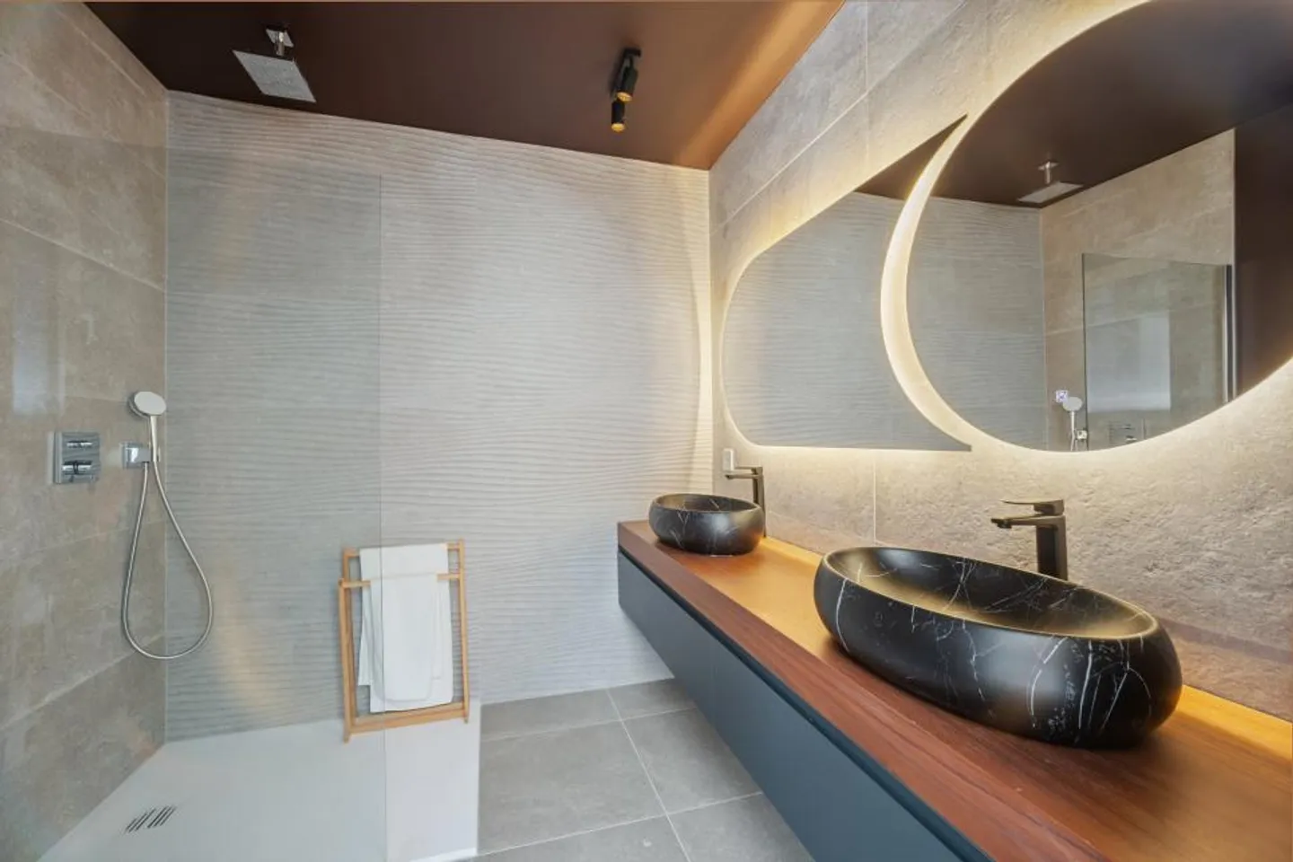 Exclusivity in Chéserex - Completely renovated single house, ready to enchant you! - Photo 5 of 5