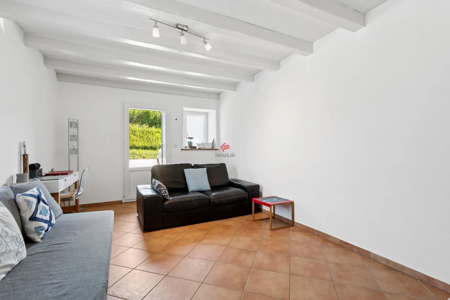 Lot of 3 rented apartments in a small condominium - Photo 3 of 16