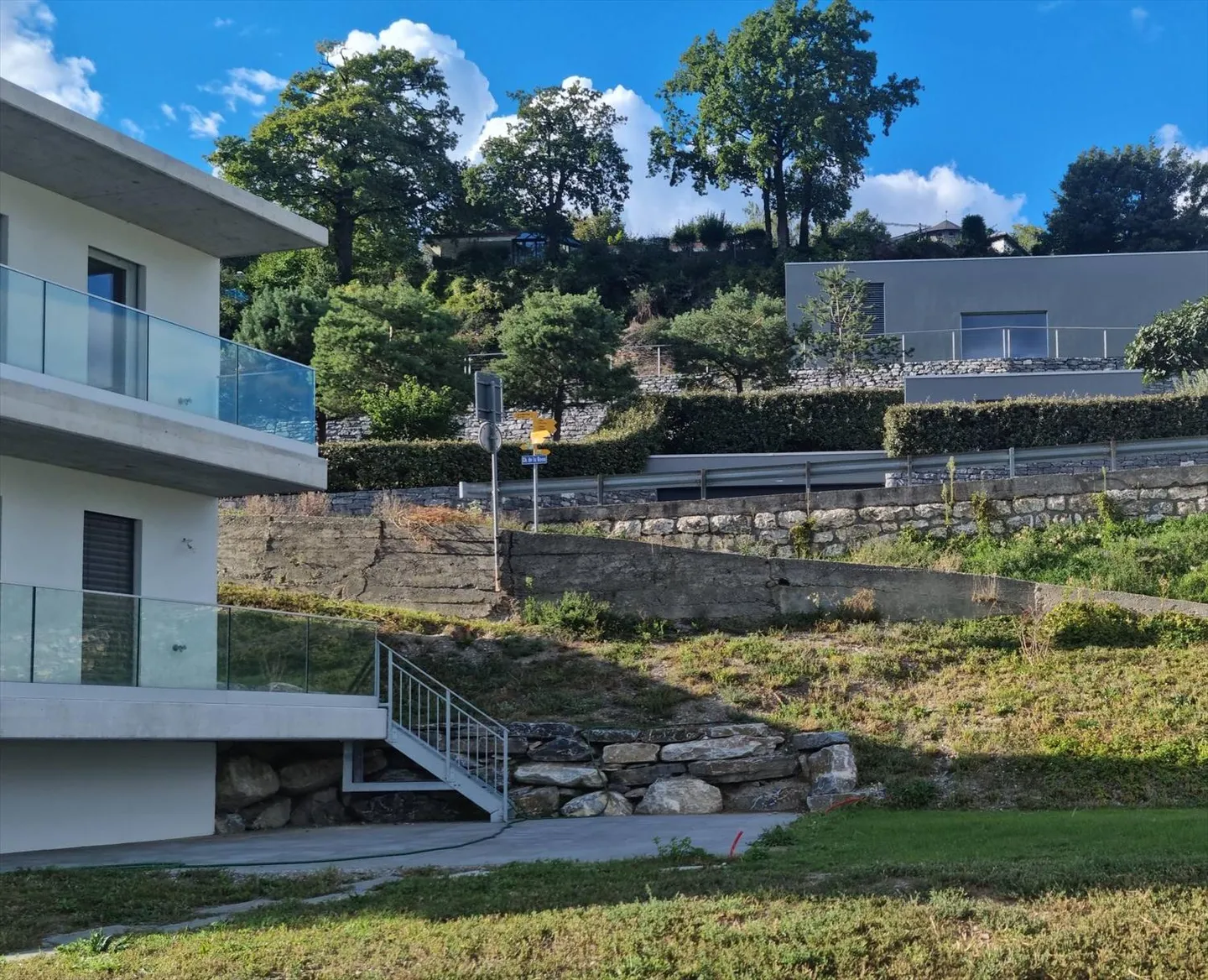 5,5 pièces de haut standing - vue grandiose sur les châteaux - Photo 2 sur 8