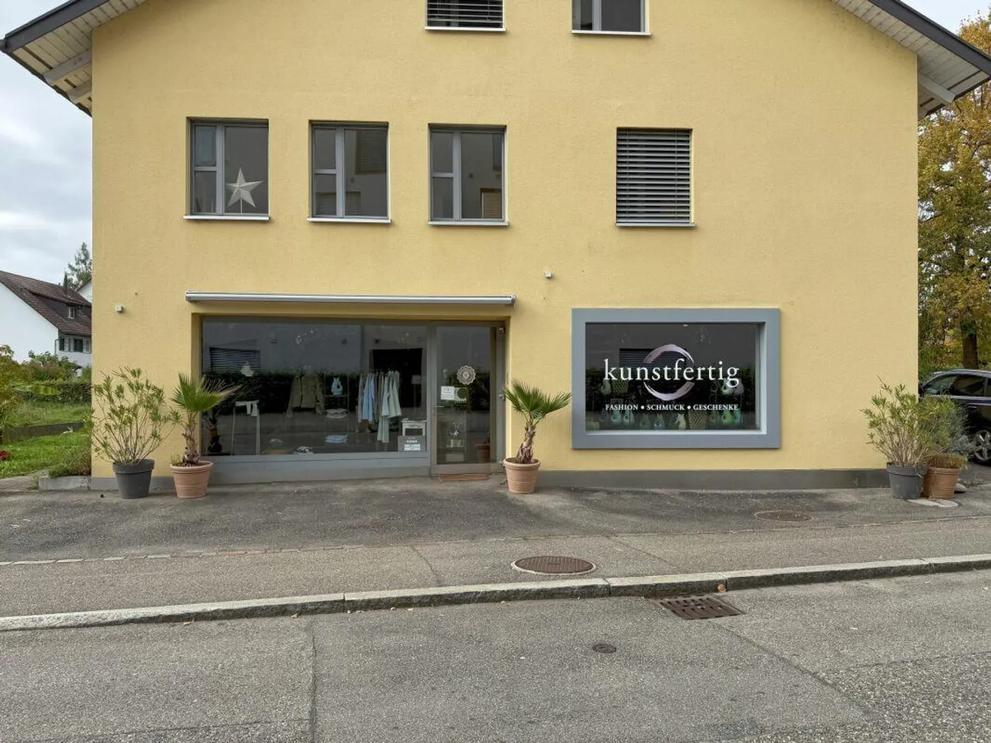 Locaux commerciaux/Bureaux/Atelier/Pratique - Photo 1 sur 10